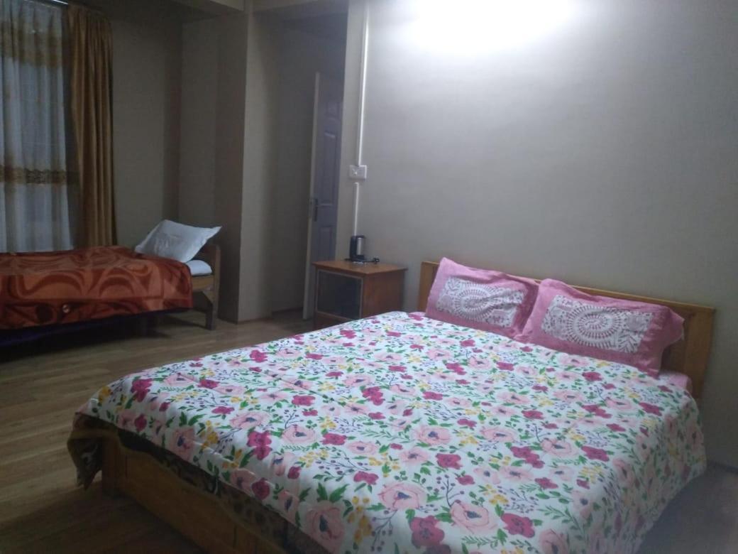 Na-U-Iaka Homestay Shillong Exterior photo