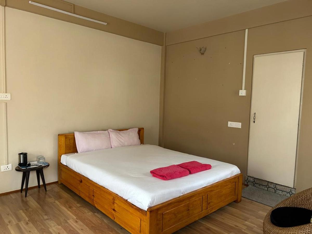 Na-U-Iaka Homestay Shillong Exterior photo
